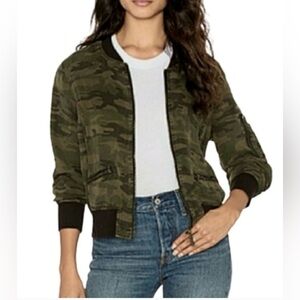 Sanctuary Green Camo Bomber Jacket SZ Small. Full zip. Pockets cotton/spandex.